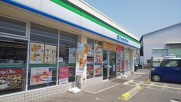 【コンビニエンスストア】ファミリーマート　堺海山町店まで565ｍ