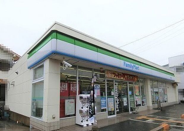 【コンビニエンスストア】ファミリーマート　堺草部店まで184ｍ