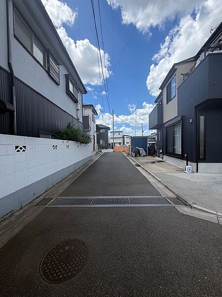 南東側道路