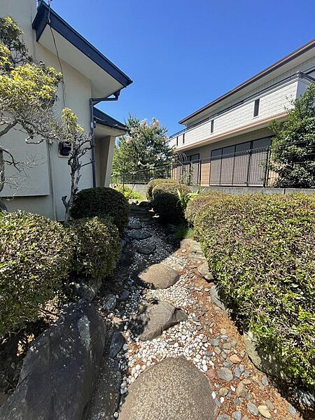 玄関アプローチ