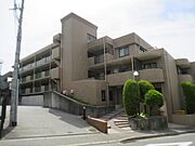 宝塚南口駅より徒歩19分 3階 築28年の賃貸物件