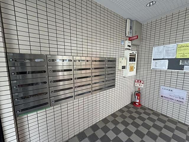 7 / 11