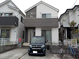 湘南ライフタウン内。「辻堂駅」「湘南台駅」行バス便多数あり。