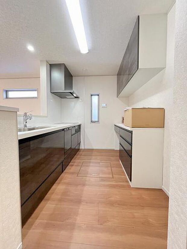 キッチン　カップボード付