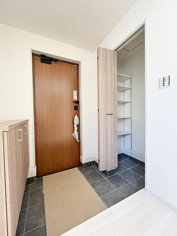 玄関　シューズクローク