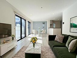 相模原市中央区上溝 4LDKのリビング/ダイニング