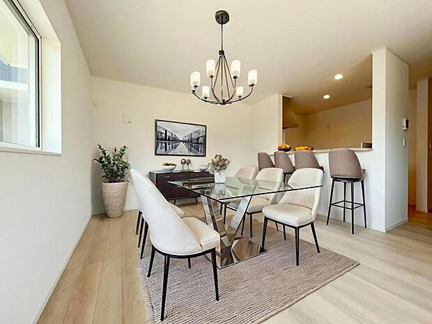 ※画像は実際の室内写真をもとに、家具・調度品の配置例をCG合成したもので、実際とは多少異なります。また、家具等は販売価格に含まれません。