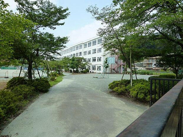 八王子市立長房中学校