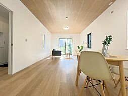 町田市金井 4LDKのリビング/ダイニング