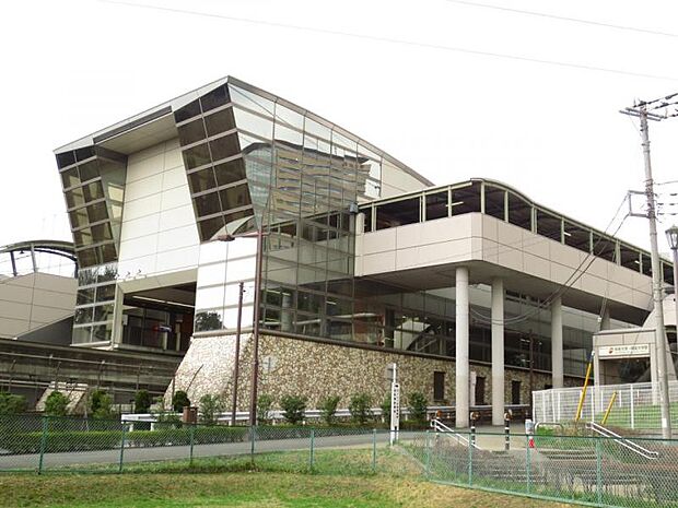 多摩モノレール「中央大学・明星大学」駅