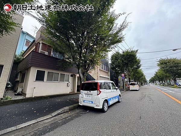 前面道路と現地外観