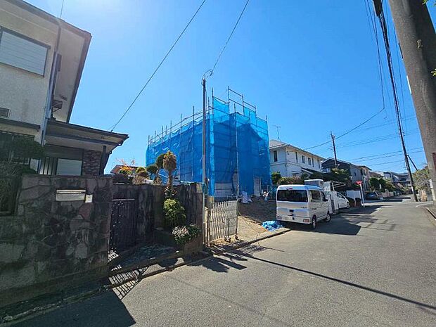 前面道路含む現地外観