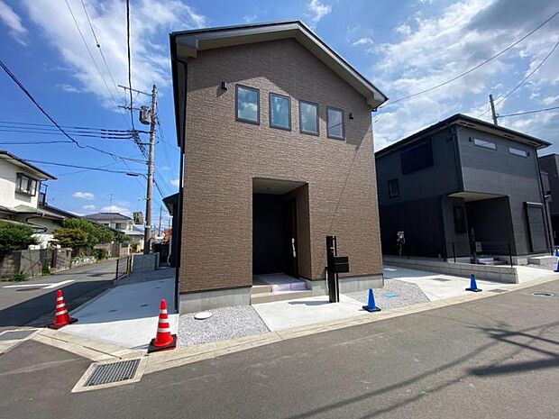 前面道路含む現地外観