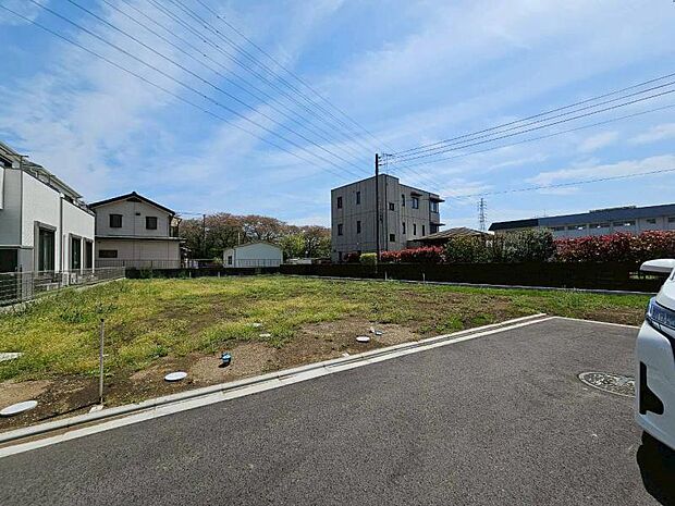 前面道路含む現地外観