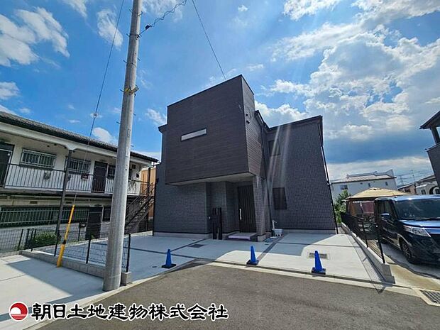 前面道路含む現地外観写真