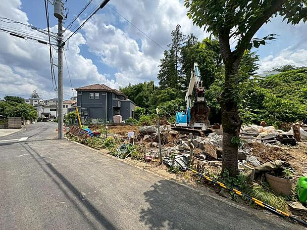 前面道路含む現地外観