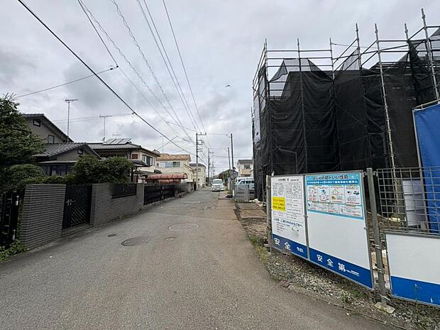 前面道路含む現地外観