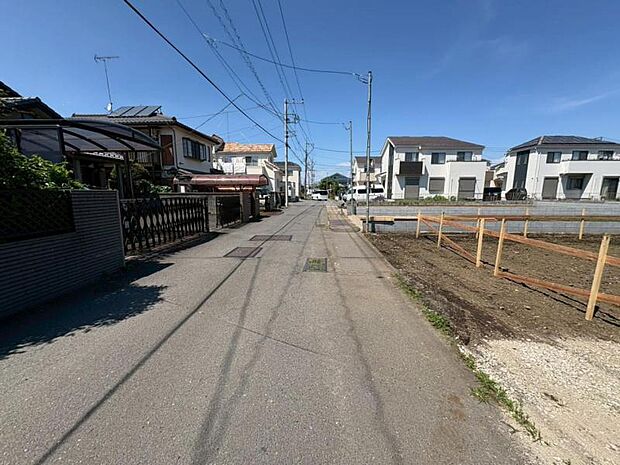 前面道路含む現地外観