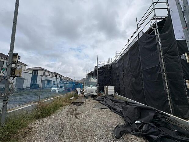 前面道路含む現地外観