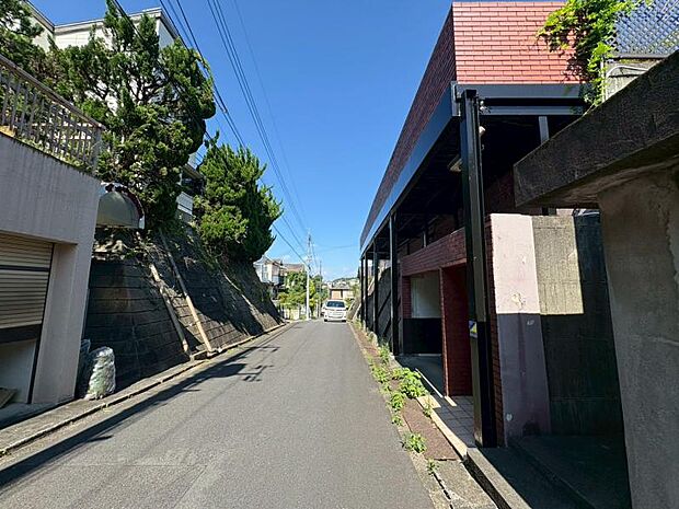 前面道路含む現地外観