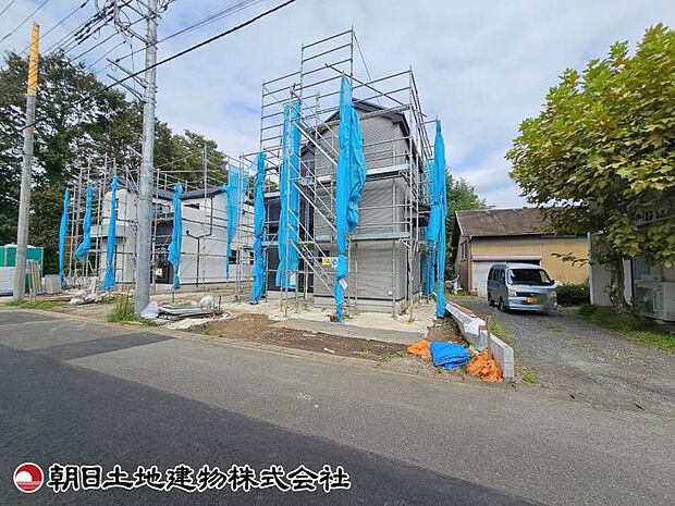 前面道路含む現地外観写真