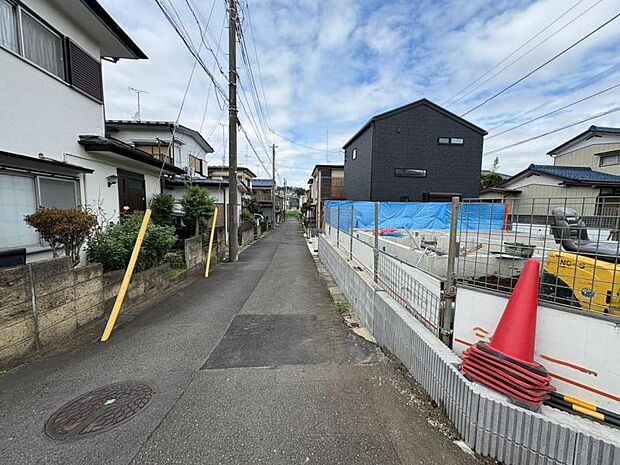 前面道路含む現地外観