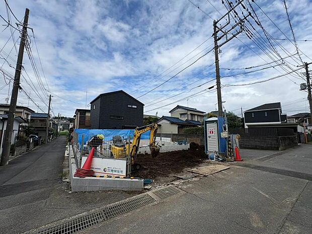前面道路含む現地外観
