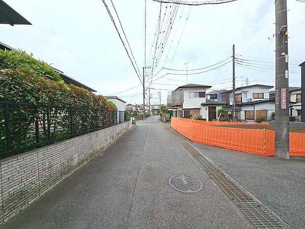 前面道路含む現地外観