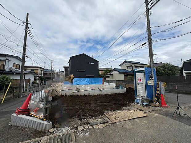 前面道路含む現地外観