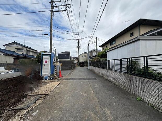 前面道路含む現地外観