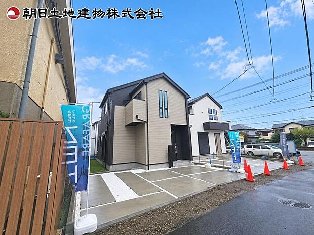 前面道路含む現地外観写真