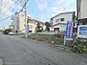 外観：前面道路含む現地外観