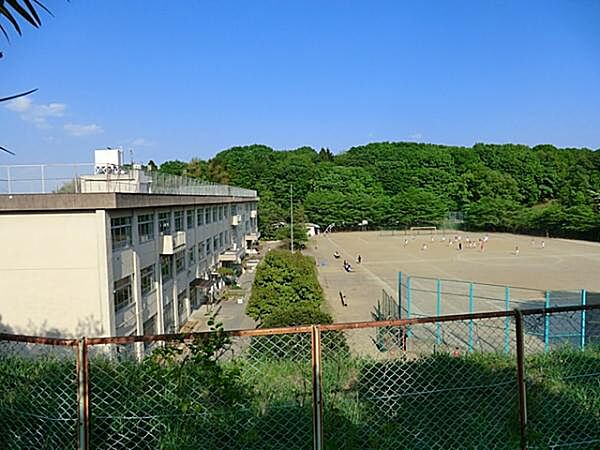 八王子市立中山中学校