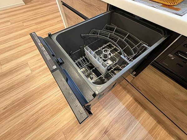 食器洗乾燥機つきで毎日の家事負担を軽減します。
