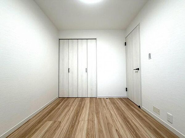 明るく心地よい居室で、ゆったりとした時間を過ごせます。