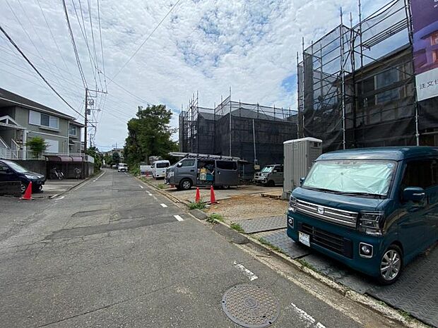 前面道路含む現地外観