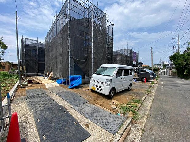 前面道路含む現地外観