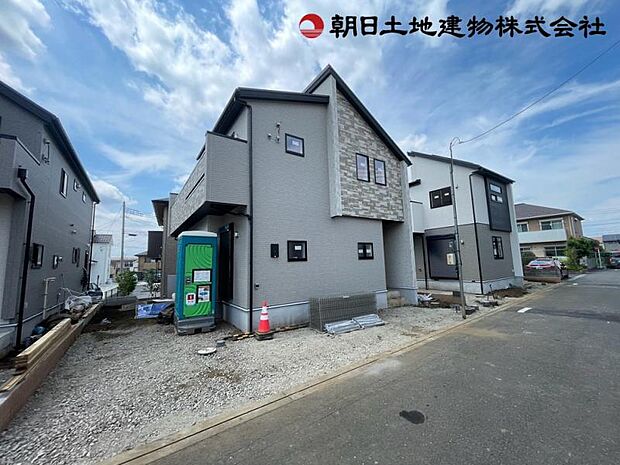 前面道路含む現地外観
