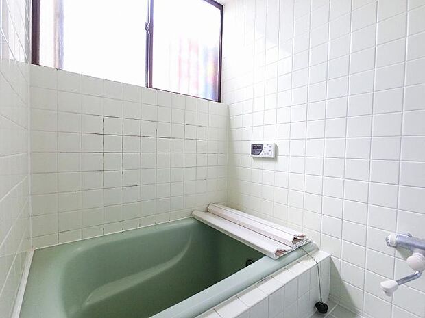 清潔感のある浴室は、ゆったり寛ぎ、癒しの空間。