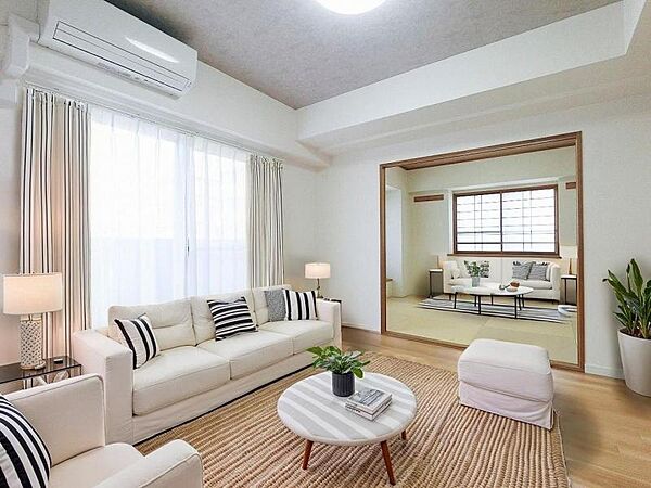 家族が集まる中心となる場所で大きなテレビや家具を置いたり、コミュニケーションスペースとして活用できます。