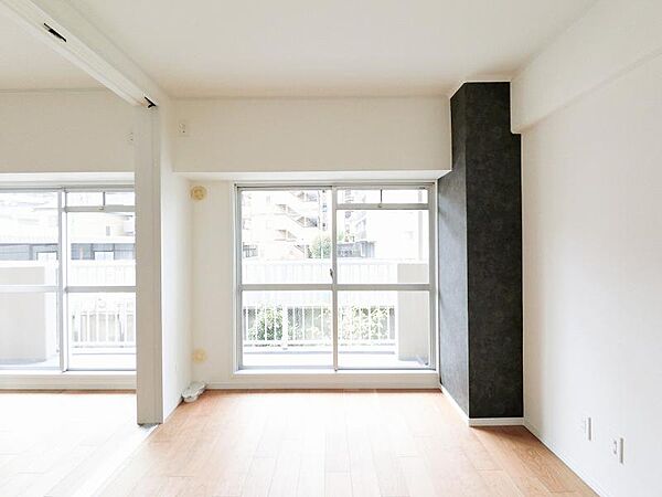 たっぷりの陽光と心地よい風が舞い込む住まい。