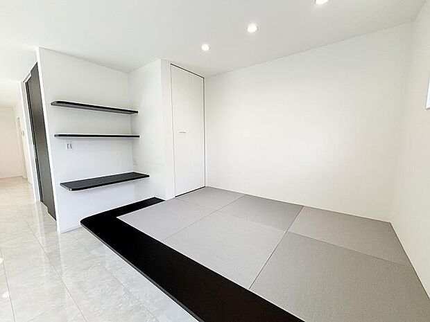 やっぱりホッとする畳コーナー。ちょっとしたときにゴロゴロしたいですね。