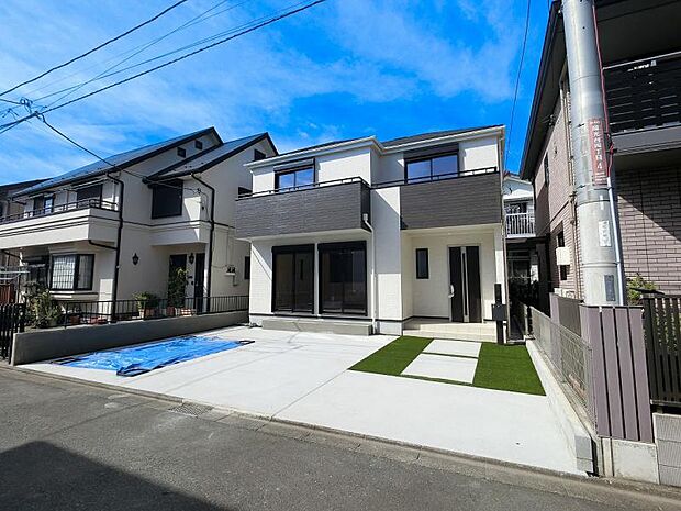 第1種低層住居専用地域に位置し、周辺に高層建築物が無いのも嬉しいですね