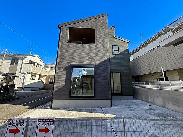 ゆとりのカースペースは2台分ありますので、駐車が苦手な方もゆっくり出し入れできますね。