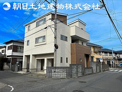 外観:南西角地の大型5LDKです。建物完成していますので、ゆっくり見学できます。今から見たい!週末に見たい!ご対応できますので、お気軽にお問い合わせください。 外観:南西角地の大型5LDKです。建物完成していますので、ゆっくり見学できます。今から見たい!週末に見たい!ご対応できますので、お気軽にお問い合わせください。