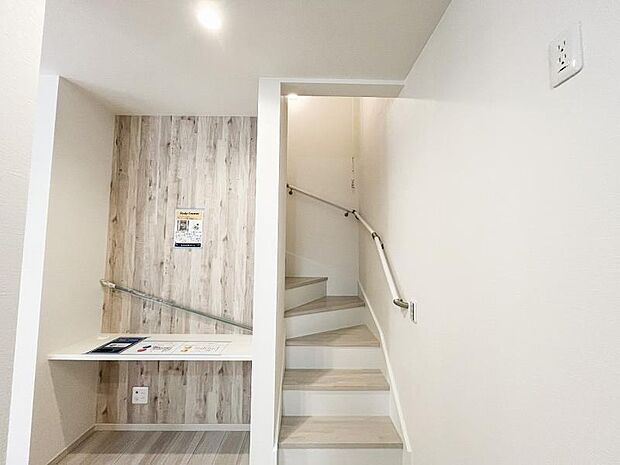 リビングイン階段で毎日家族と顔を合わせることができますね。