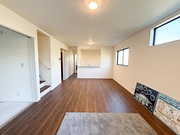 お店で見掛けた「あの家具」でも自由に配置できるゆとりのリビング空間。