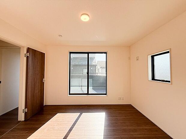 爽やかな日差しに包まれた空間で、子どもたちの健やかな成長を育む…。