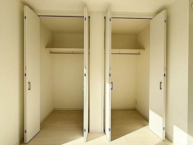 子ども部屋にもクローゼットがあるので、早くから「自分で片付け」の習慣が身につけられます。