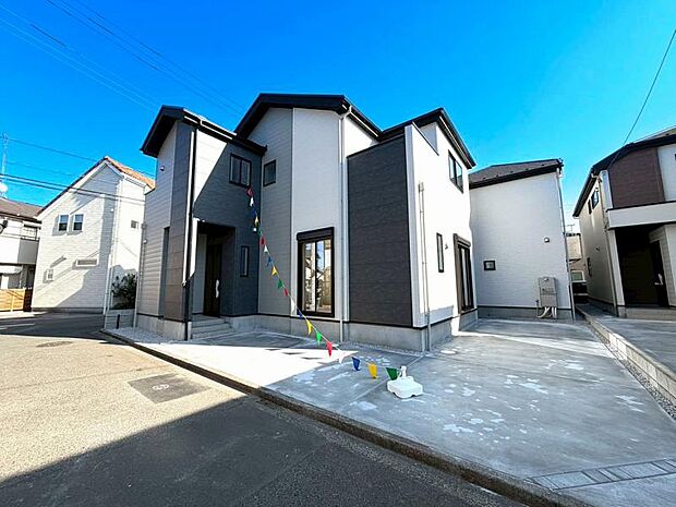 カースペースは2台分有るので、余裕をもって駐車できます。来客時も安心ですね。